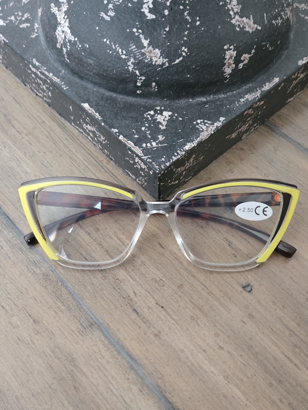 Designer style 2.5 Retro Cat Eye Blue Light Top trend readers  High quality.